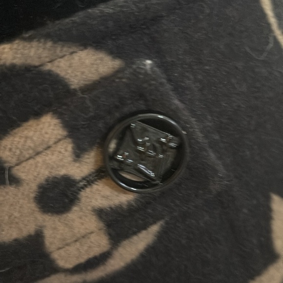 1️⃣0️⃣0️⃣0️⃣ brand new authentic Louis Vuitton wool mini skirt 🥰SOLD 🥰 - Picture 4 of 11